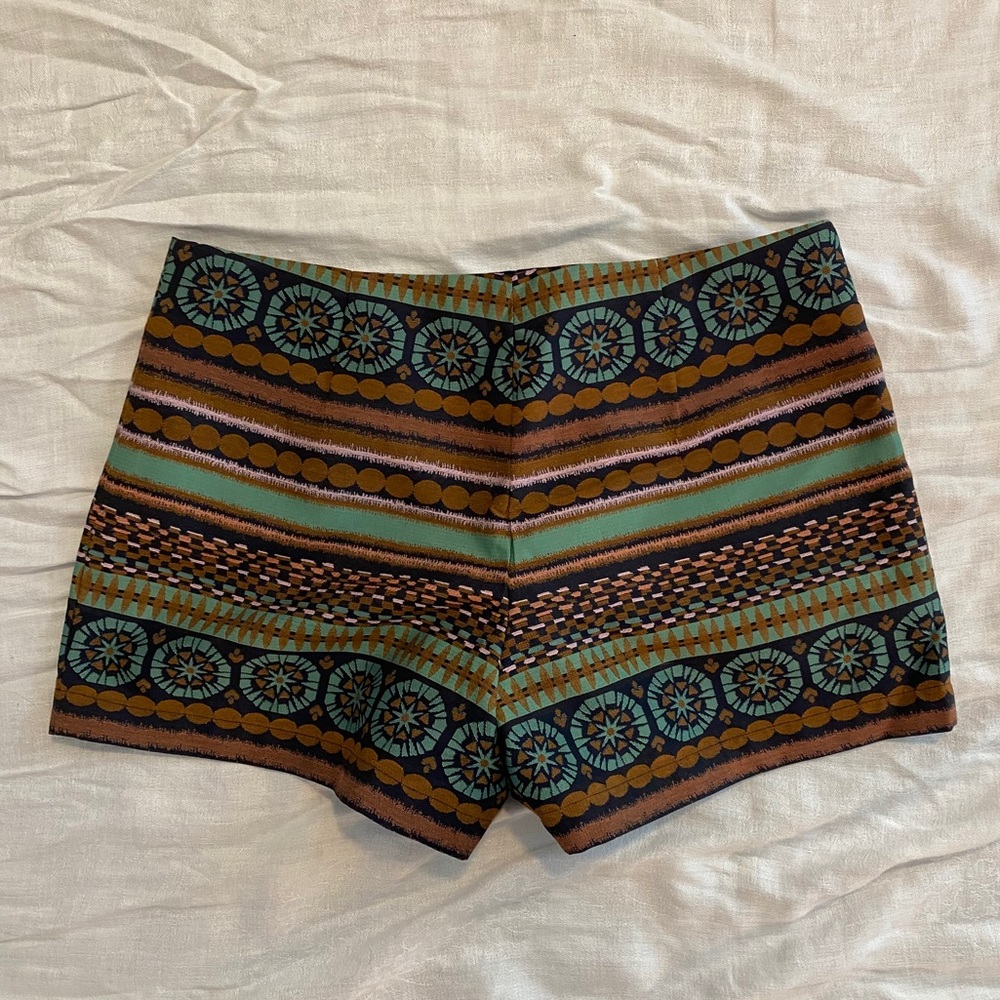 Chelsea & Violet Geometric Shorts - Picture 3 of 7